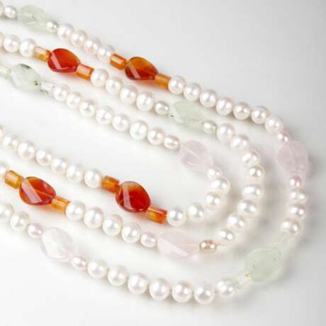 Sautoir mit Perlen, mehrfarbigen Quarz- und Turmalin-Gliedern - photo 1