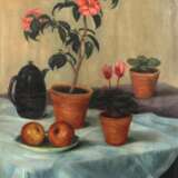 Stillleben mit Blumen, Teekanne und Äpfeln - photo 1