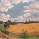 Zuchors, Walter (1870 Pommern-1947 Berlin) "Weite Sommerlandschaft mit Getreidefeldern bei Freest-Vorpommern", Öl/ Lw., sign. u.l. und dat. ´26, kl. Loch und Kratzer, 39,5x56 cm, Rahmen - photo 2