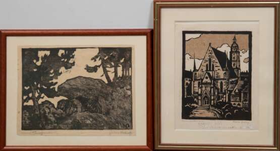 2 Holzschnitte von Dolberg, Helene (1881 Barkow-1979 Hildesheim) "Thomaskirche Leipzig", sign. u.r. und bez. u.l., 22x17 cm, im Passepartout hinter Glas und Rahmen und "Hünengrab an Küste", sign. u.r.… - фото 1