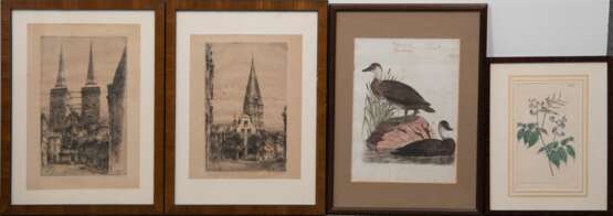 Geissler, Paul (1881-1965) 2 Radierungen "Ansicht von Lübeck", jeweils handsign. und dat. 1920, 33x23 cm, dazu 2 Grafiken mit Enten- und Pflanzendarstellung, 21x13 cm und 28,5x21,5 cm, jeweils im Passepartout h… - Foto 1