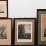 4 diverse Radierungen, dabei Krauskopf, W. "Jägers Rast", 28x22 cm, Thieme, L. "Marienkirche Lübeck", 38x28 cm, Frommel, Carl "Landschaft mit Hirten", dat. 1836, 21,5x32,5 cm und "Reetd… - photo 1