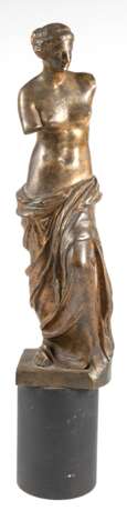 Figur "Venus von Milo", Metallguß z.T. bronziert, H. 41,5 cm, auf zylindrischem Metallsockel montiert, Ges.-H-. 56 cm - photo 1