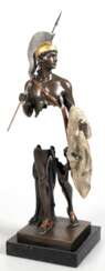Bronze-Figur &quot;Jason mit dem Goldenen Vlies&quot;, Nachguß, bezeichnet &quot;B. Thorvaldsen&quot;, z.T. braun patiniert, Wiener Gießerplakette &quot;AB mit Amphore&quot;, auf quadratischer schwarzer Steinplinthe, Ges…