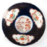 Große Imari-Schale, Japan um 1820, mit Floral- und Goldmalerei, Dm. 31 cm - Foto 1