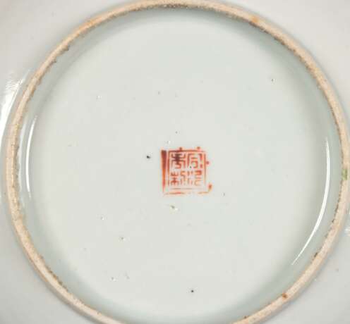 3 Teller, China um 1900, Floralmalerei, Blockstempel, Dm. 2x 14 cm und 17 cm - фото 3