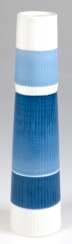 KPM-Vase, Berlin, Rillenrelief, Entwurf Theo Baumann 1961, mit Blaumalerei, blaue Zeptermarke und roter Reichsapfel, H. 28,5 cm