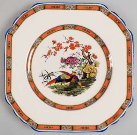 Wedgwood-Teller, 8-eckig, im Spiegel Darstellung mit Fasanen, polychrome Zierränder, 21x21 cm - Foto 1
