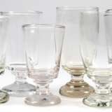 6 diverse Gläser mit massivem Fuß, 19. Jh., H. 11 cm bis 13,7 cm - photo 1