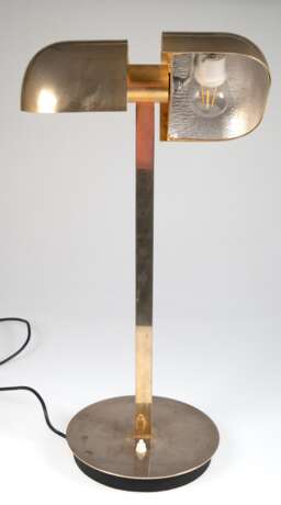 Design-Tischlampe, Giannino Crippa für Lumi Vloerlamp, 2-flammig, messingfarbene Schirme drehbar, H. 62 cm - photo 1