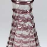 Jugendstil-Vase, Klarglas mit spiralförmigen lila Ein- und Aufschmelzungen, mit Abriß, H. 30,2 cm - photo 1