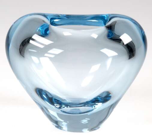 Herz-Vase, Lütken für Holmegaard, signiert, hellblaues Glas, H. 9 cm - photo 1