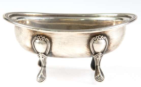 Schälchen auf 4 Beinchen, 800er Silber, oval, Gebrauchspuren, Gew. 89,03 g, 5x10,5x7,8 cm - photo 1