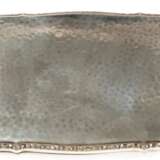 Zigarettenetui, 835er Silber, Hammerschlagdekor, leicht geschwungener Reliefrand, Ges.-Gew. 126,17 g, 1,2x10x8,5 cm - photo 1