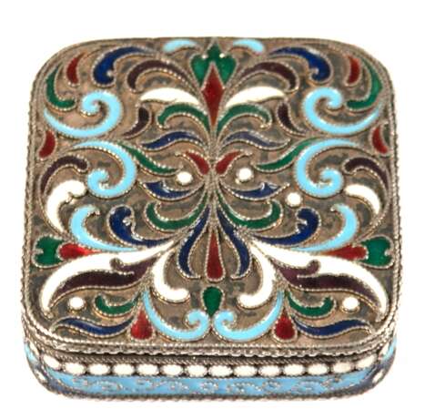 Cloisonne-Pillendose, 916er Silber, UdSSR um 1930, polychrom emailliert, 1,2x4,8x4,8 cm - photo 1