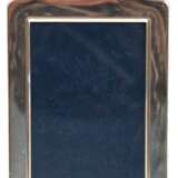 Standfotorahmen, 925er Silber, geschweifte Bekrönung, Innenmaß 12x8,5 cm, ges. 17x11,5 cm - photo 1