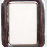 Standfotorahmen, versilbert, min. Gebrauchspuren, Innenmaß 12,3x8,3 cm, ges. 17x13 cm - фото 1