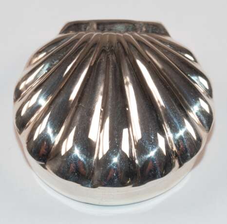 Pillendose in Form einer Muschel, 925er Silber, ca. 16,7 g, Maße ca. 3,6 x 3,5 cm - photo 1