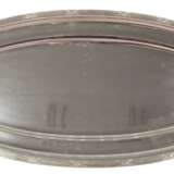 Große ovale Platte, versilbert, um 1920, Reliefrand mit Kreuzbanddekor, 2,5x61,5x28 cm - Foto 1