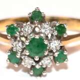 Smaragd-Diamant-Ring, 585er GG/WG, sternförmiger, getreppter Ringkopf besetzt mit 7 Smaragden und 6 Diamanten, Ges.-Gew. 3,25 g, RG 55,5 - photo 1