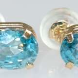 Ohrstecker, GG 14 kt., Blautopase, ca. 7 x 5 mm, Silikonaufstecker mit Goldinlay - photo 1