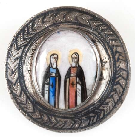 Brosche mit Heiligendarstellung, rund, 84 Zolot. Silber, mittig ovales Medaillon mit polychromer Emailmalerei (mit Haarrissen), Dm. 3,9 cm - photo 1