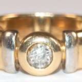 Brillant-Ring, 585er GG/WG, Solitär von ca. 0,25 ct. in Zargenfassung, Ges.-Gew. 6,21 g, RG 56 - photo 1