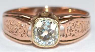 Diamant-Ring, 585er RG, mit 1 Altschliff-Diamanten von ca. 0,85 ct. in Zargenfassung, Ges.-Gew. 3,15 g, RG 55