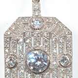 Brosche im Art-Deco-Stil, auch als Anhänger zu tragen, 925er Silber, rhodiniert, besetzt mit feinen Zirkonia im Brillantschliff, Mittelstein entspricht ca. 1,5 ct. - photo 1