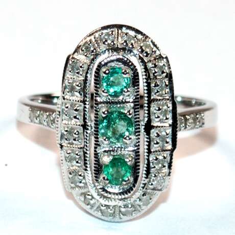 Ring im Art-Deco-Stil, 925er Silber, rhodiniert, Brillanten ca. 0,20 ct. und Smaragde ca. 0,24 ct., RG 54, Innendurchmesser 17,2 mm - фото 1