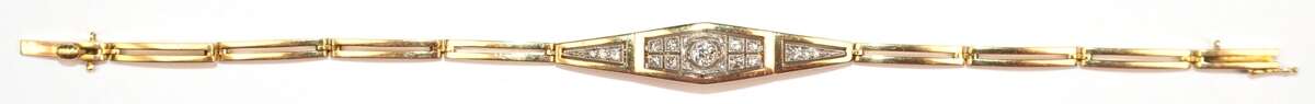 Brillant-Armband, 18 k GG/WG, ausgefaßt mit 11 Brillanten mit Altschliff, davon 1x ca. 0,20 ct. und 10x ca. 0,03 ct. und 8 Diamanten von zus. ca. 0,06 ct., VS-Si, Steckschloß, Sicherheitsacht, Ges.-Gew. 9,96 g, L. ca. 16… - Foto 1