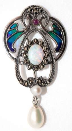 Brosche/ Anhänger im Jugendstil, 925er Silber, farbige Fensteremaille, Rubin, echte Perlen und Opal, Markasiten, Maße ca. 4,8 x 2,5 cm - photo 1