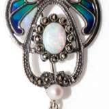 Brosche/ Anhänger im Jugendstil, 925er Silber, farbige Fensteremaille, Rubin, echte Perlen und Opal, Markasiten, Maße ca. 4,8 x 2,5 cm - photo 1