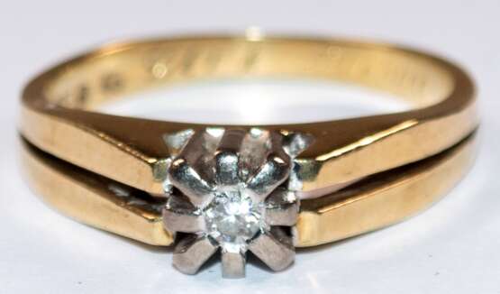 Ring, 585er GG, ca. 5,2 g, 1 Brillant ca. 0,07 ct., RG 58, Innendurchmesser 18,4 mm - photo 1