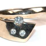 Brillant-Ring, 750er GG,ausgefaßt mit 3 Brillanten von zus. ca. 0,12 ct., Ges.-Gew. 9,25 g, RG 54 - Foto 1