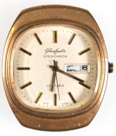 Herrenuhr "Glashütte Spezichron", GUB, vergoldet, helles Zifferblatt mit Stabindizes, zentraler Sekunde, Wochentag- und Datumsangabe, wasserdicht, Nr. 9145.37, gangfähig, Gebrauchspuren, Stifte für Armband feh… - photo 1