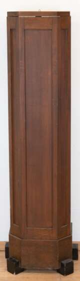 Säule, Holz, sechskantig, auf ebonisierten Füßen, hinten offen, 120x31x22 cm - photo 1
