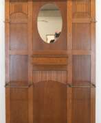 Мебель. Flurgarderobe, um 1900, Eiche mit Messing-Stangen und 6 -Haken, mit Hutablage und Schirmhalter, 200x112x25 cm