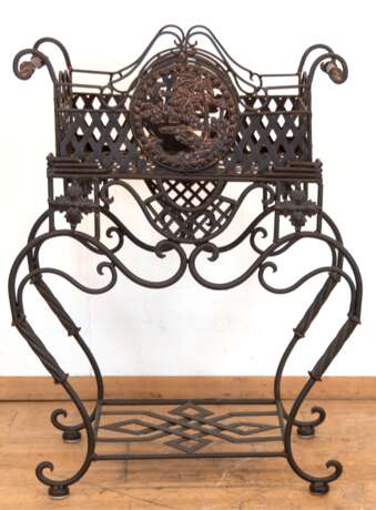 Gartentisch mit abnehmbarem Jardinierenaufsatz, Metall, ges. 70x48x23 cm - photo 1