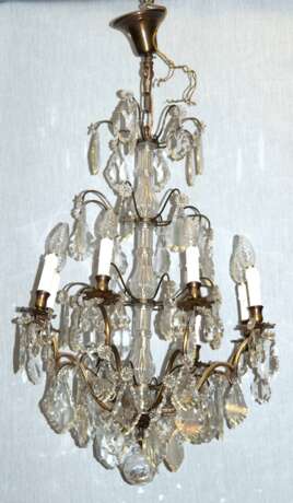 Großer Kristall-Leuchter, Frankreich um 1920, Messing mit reichem Kristallbehang, 12-flammig, H. ca. 100 cm, Dm. 60 cm - photo 1