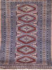 Teppich, blau/braun ornamental gemustert, Kanten leicht belaufen, Reinigung empfohlen, 156x90 cm