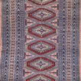 Teppich, blau/braun ornamental gemustert, Kanten leicht belaufen, Reinigung empfohlen, 156x90 cm - photo 1