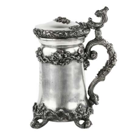 Une impressionnante coupe &agrave; bi&egrave;re en argent &agrave; motif de branches de ch&ecirc;ne milieu du 19e si&egrave;cle. Berlin. Silver gilding Eclecticism Mid-19th century - photo 1