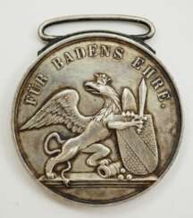 Baden: Militär Karl Friedrich Verdienstmedaille, 8. Ausgabe für einen Unteroffizier d.R. der 6./ Reserve-Infanterie-Regiment Nr. 239.