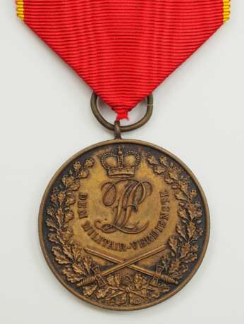 Lippe-Detmold: Militär-Verdienstmedaille, mit Schwertern (1914-1918). - Foto 1