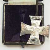 Preussen: Eisernes Kreuz, 1914, 1. Klasse, im Etui - graviert Unteroffizier Infanterie-Regiment 147. - Foto 2