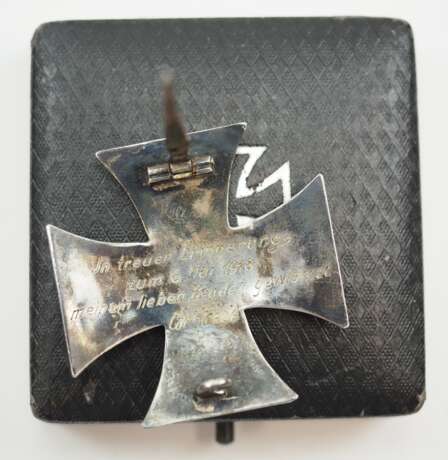 Preussen: Eisernes Kreuz, 1914, 1. Klasse, im Etui - Widmungsgravur 1918. - photo 1