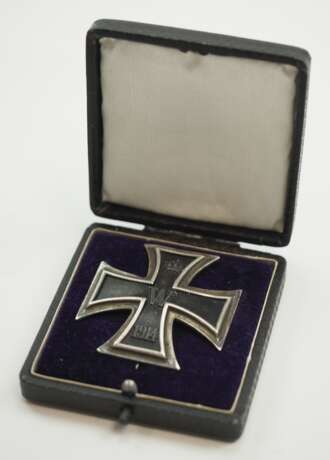 Preussen: Eisernes Kreuz, 1914, 1. Klasse, im Etui - Widmungsgravur 1918. - photo 5