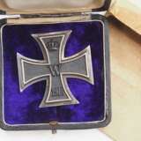 Preussen: Eisernes Kreuz, 1914, 1. Klasse, im Etui mit Überkarton - S-W. - фото 2