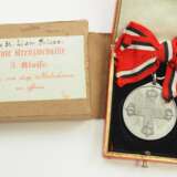 Preussen: Rot Kreuz Medaille, 3. Klasse, im Etui mit Überkarton für eine französische Schwester. - Foto 1